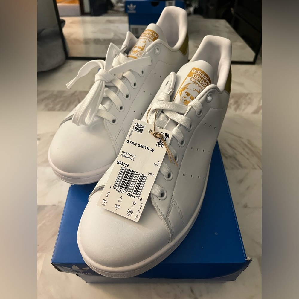 Adidas Sneakers